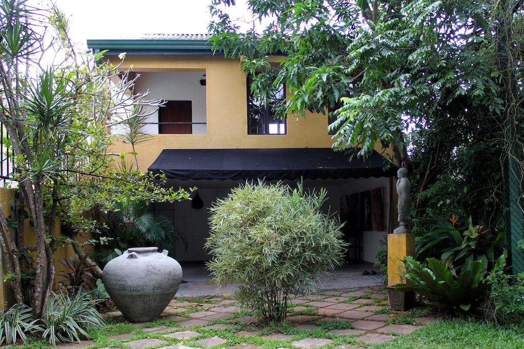 Villa Escondite Sri Jayewardenepura Kotte Exterior foto